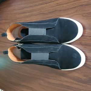 Linea Paolo Felicia Black Wedge Bootie S9